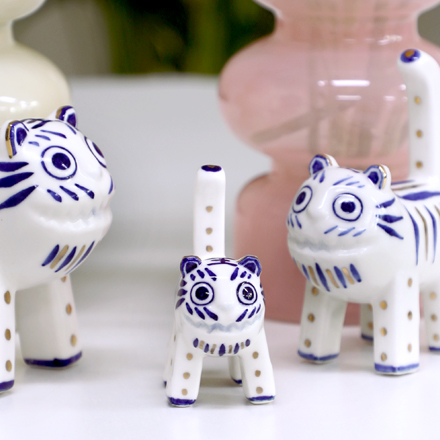 White porcelain blue tiger pottery (mini)