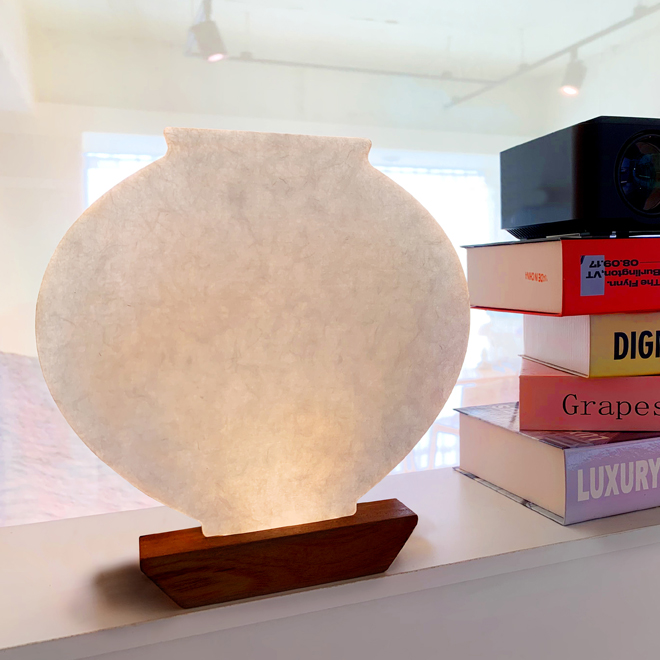 Chosun White Porcelain Dalhang Ari Hanji Light