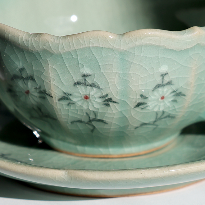 Celadon inlaid chrysanthemum pattern coffee cup